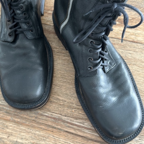 Kenneth Cole zip up ankle boot - Picture 12 of 13